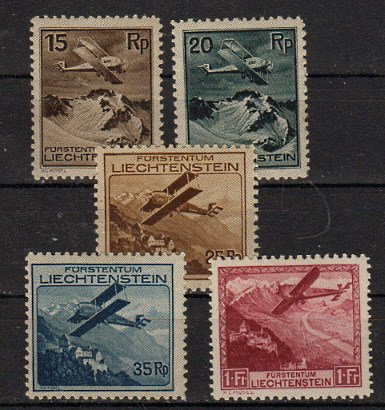 Briefmarke Liechtenstein 108-11 + 13 *