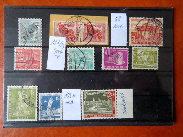 Briefmarke Berlin Lot ab Schwarzaufdruck. Siehe Abbildung!