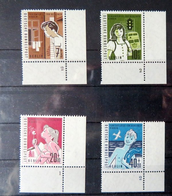 Briefmarke Berlin 193/96 ** rechter unterer ER mit Formnummer!