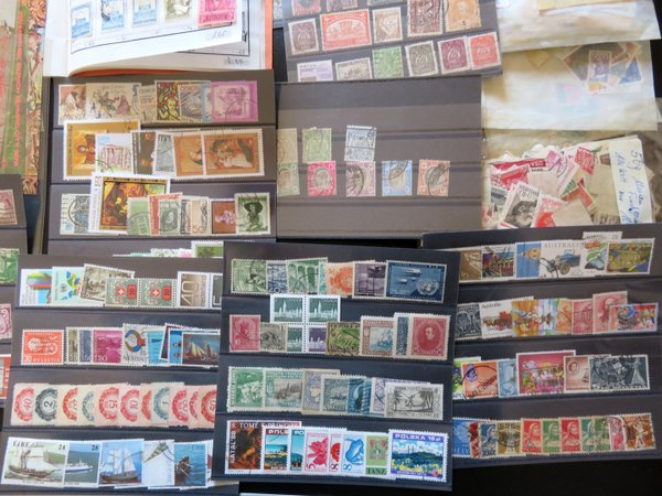 Briefmarken Ausland Überraschungspack für 28 Euro - siehe auch Beispielfotos!
