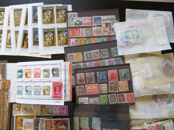 Briefmarken Ausland Überraschungspack für 28 Euro - siehe auch Beispielfotos!