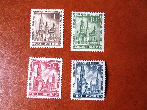 Briefmarke Berlin 106/09  **