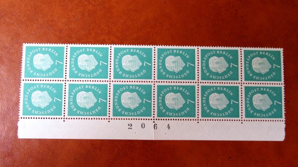 Briefmarke Berlin 182 ** Zwölferbogen RS, waagrechte Pärchen und Bogenzählnummer