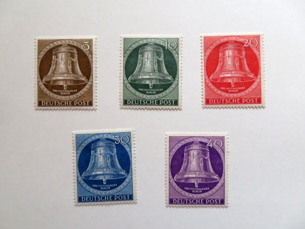Briefmarke Berlin 101/05 *