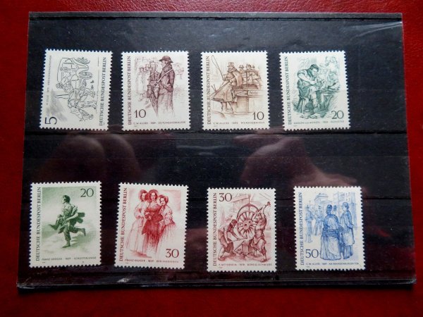 Briefmarke Berlin  330/37 **