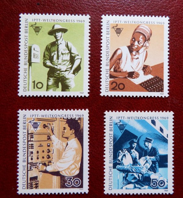 Briefmarke Berlin  342/45 **