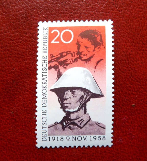 Briefmarke DDR 662 **